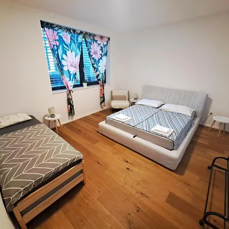 Mezenin Solis Apartment *